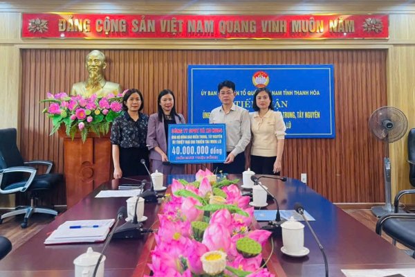 Công ty cổ phần Đầu tư và Xây dựng HUD4 tổ chức Lễ phát động quyên góp, ủng hộ đồng bào bị thiệt hại do thiên tai, mưa lũ tại các tỉnh Miền trung, Tây nguyên